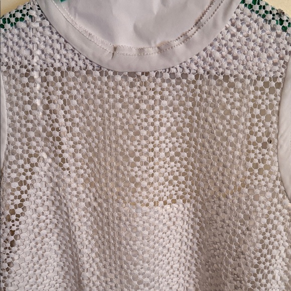 Banana Republic White Sleeveless Blouse - Picture 2 of 6